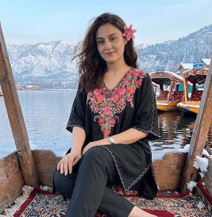 Mehr Noir Floral - Kashinara
